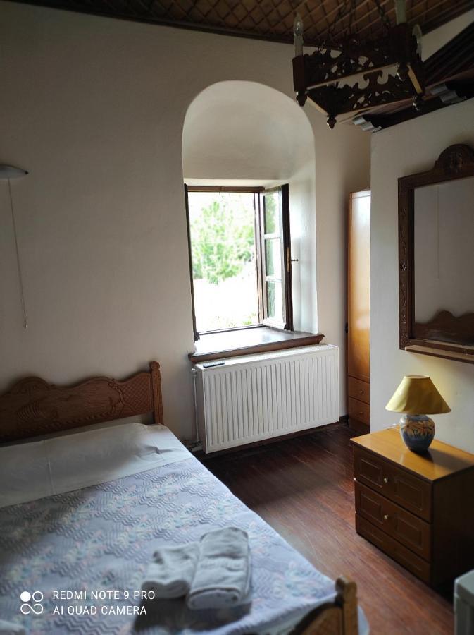 Θετισ Hotell Vizítsa Eksteriør bilde